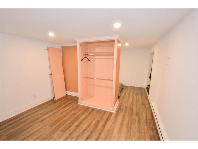 Building Photo - 120 8th Ave E