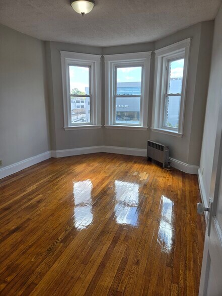 Building Photo - 1189 Commonwealth Ave