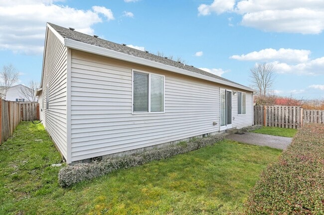 Building Photo - Beautiful 4BR/2BA Single-Level Home in Heart of McMinnville