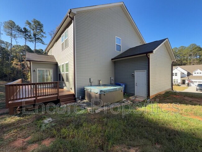 Building Photo - 241 Mill Bend Dr