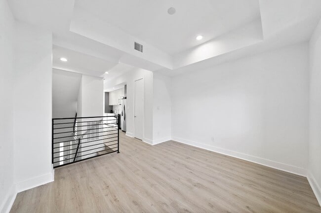 Building Photo - 1406 Valentine St