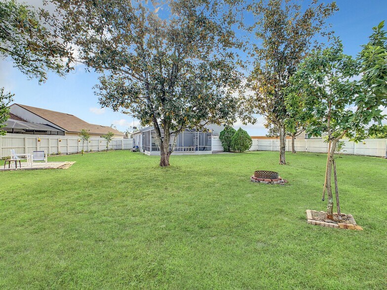 Building Photo - 4840 Kingston Cir