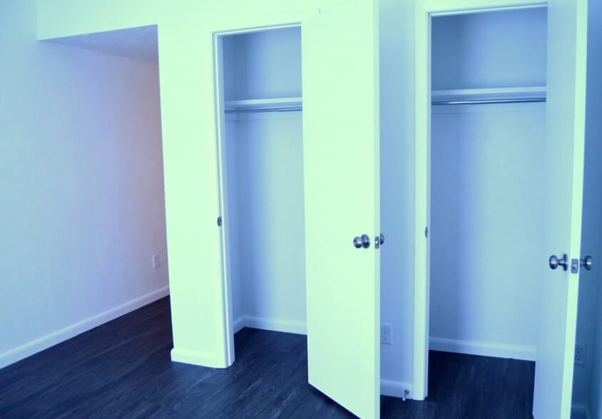 Primary Photo - 1800 vics way