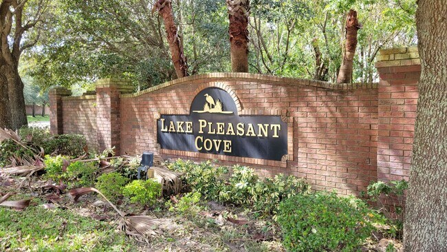 Building Photo - Three Bedroom Home at Lake Pleasant Cove in Apopka