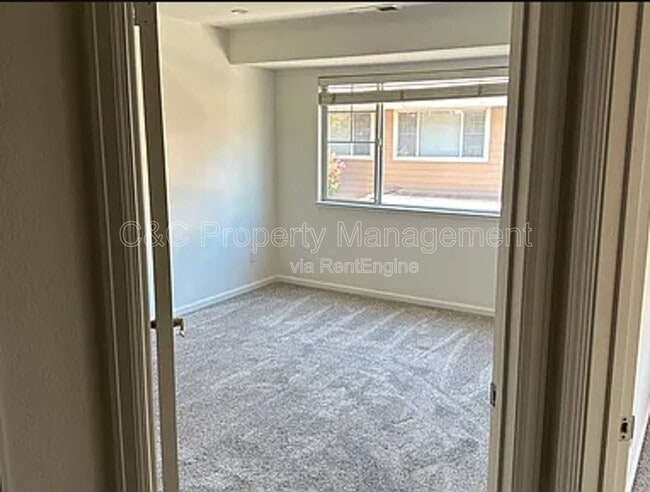 Building Photo - 542 Mill River Ln