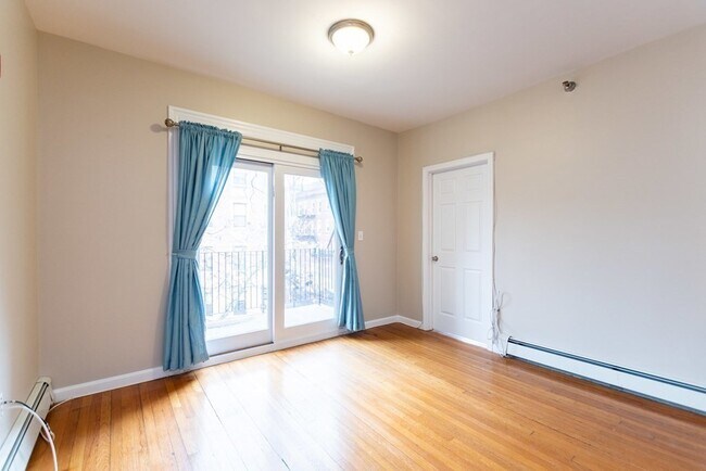 Building Photo - 168 Allston St