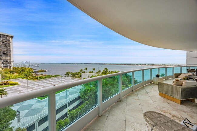 Building Photo - 2127 Brickell Ave