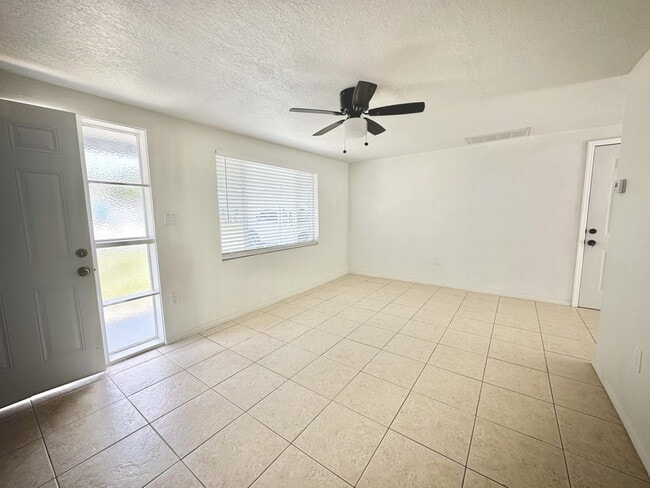 Building Photo - 4525 Nimmer Dr