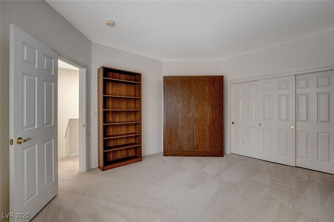 Building Photo - 9420 San Laguna Ct