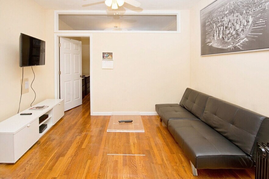 Building Photo - 236 E 80th St