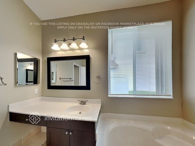 Building Photo - 5534 Lake Tern Pl