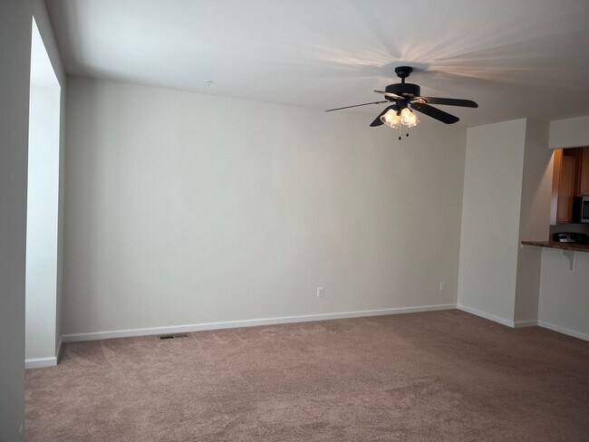 Building Photo - 1253 Elderslie Ln