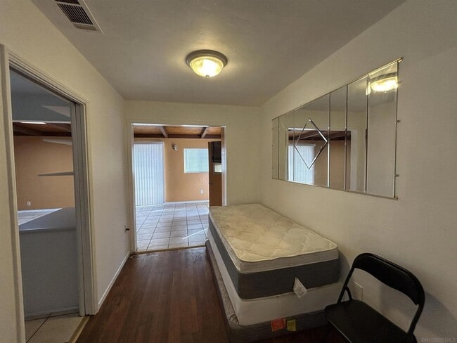 Building Photo - 1815 Brookline St