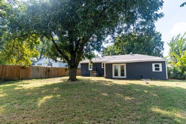 Building Photo - RENT TO OWN – Warr Acres!