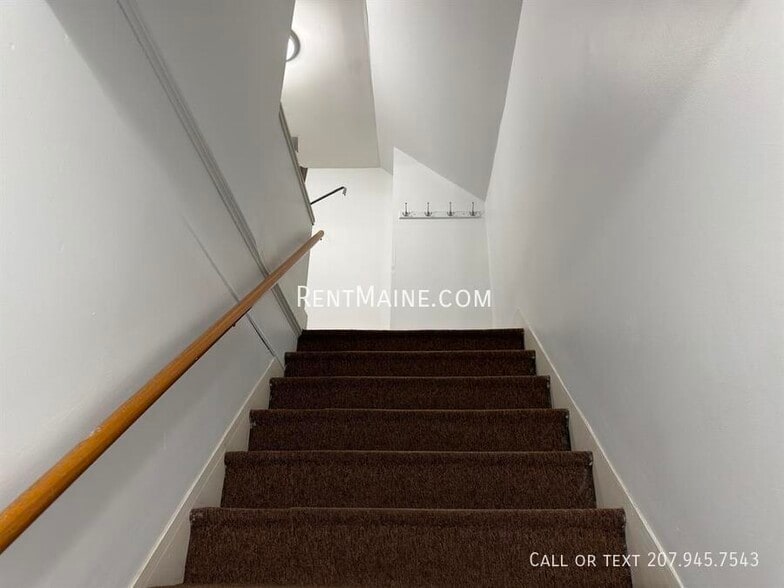 Building Photo - 116 Elm St