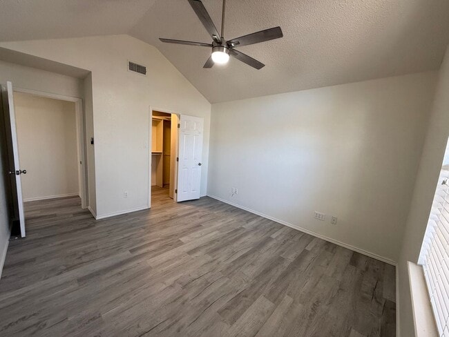 Building Photo - 4 Bed Brick Home! Zia School District! - Pets Welcome!!!