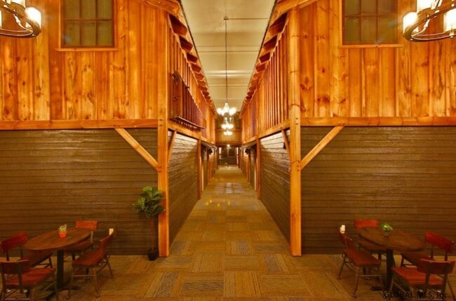 Building Photo - 34 William St