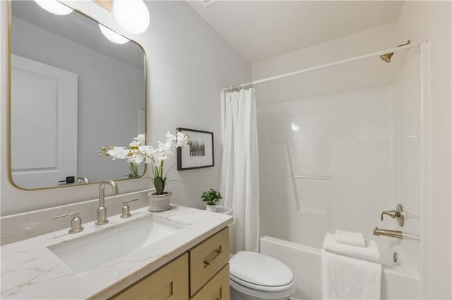 Building Photo - 180 Summit Ave SE