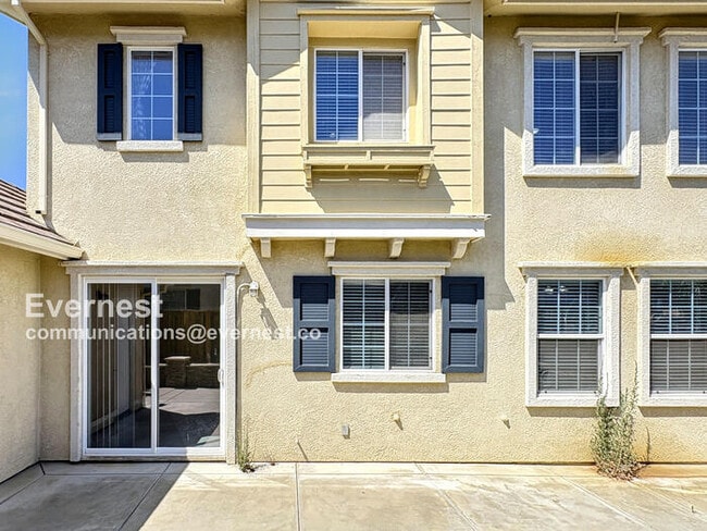 Building Photo - 246 W Recreo Way