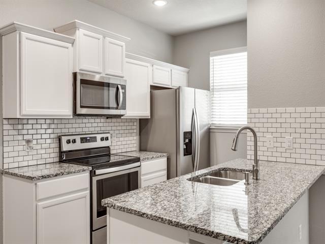 Building Photo - 3405 Cricket Dr