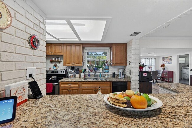 Building Photo - 11761 80th Ave