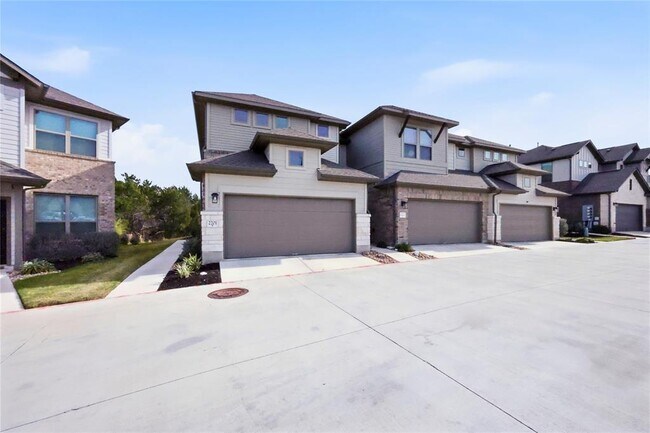 Building Photo - 2500 Forest Creek Dr