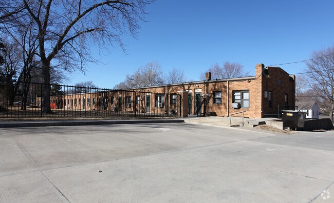Primary Photo - 3315 SW 10th Ave