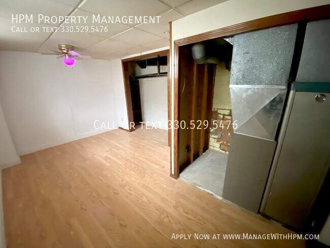 Building Photo - 837 Parkview St NE