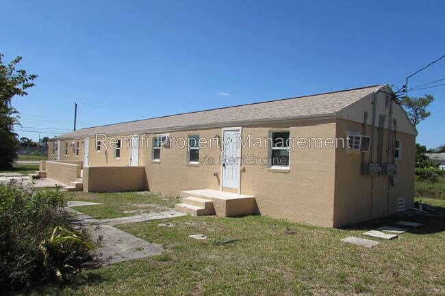 Building Photo - 101 3rd St
