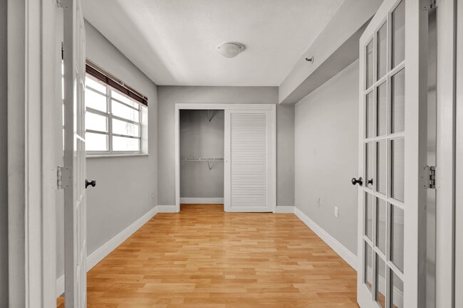 Building Photo - 1345 West Ave