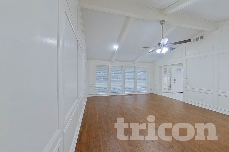 Building Photo - 3201 Chimneyrock Dr