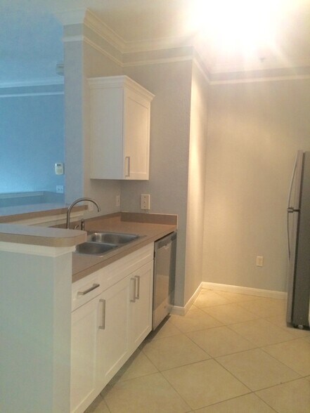 Building Photo - 4345 Bayside Village Dr