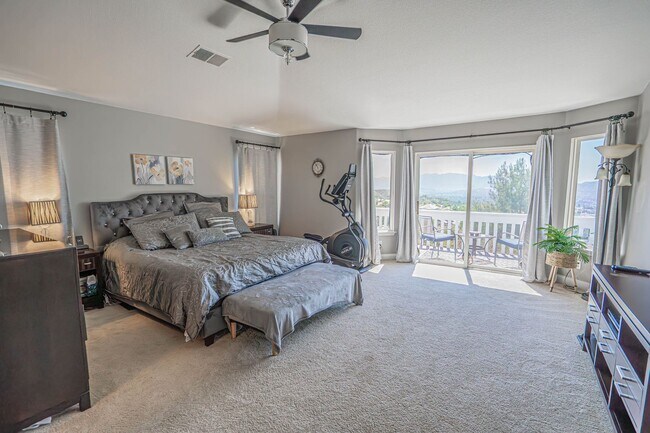 Building Photo - Expansive 5-Bedroom Home with Spa & Solar ...