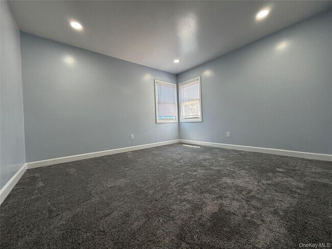 Building Photo - 21 Cochran Pl