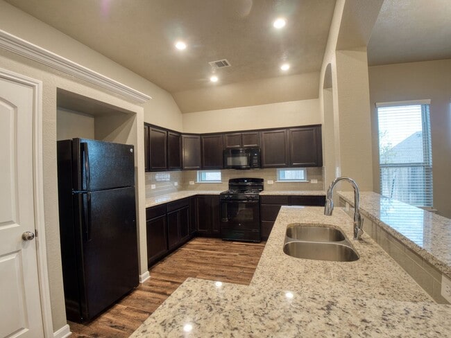 Building Photo - Spacious Single-Family Home Available Now!