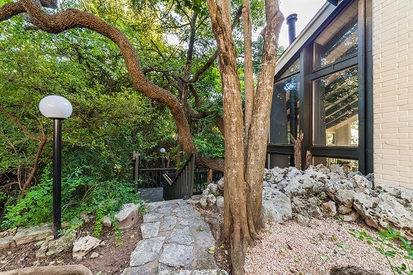 Building Photo - Avistar At Wood Hollow