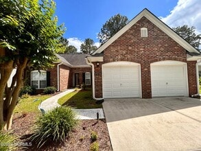 Building Photo - Beautiful brick home in sought-after Sandp...