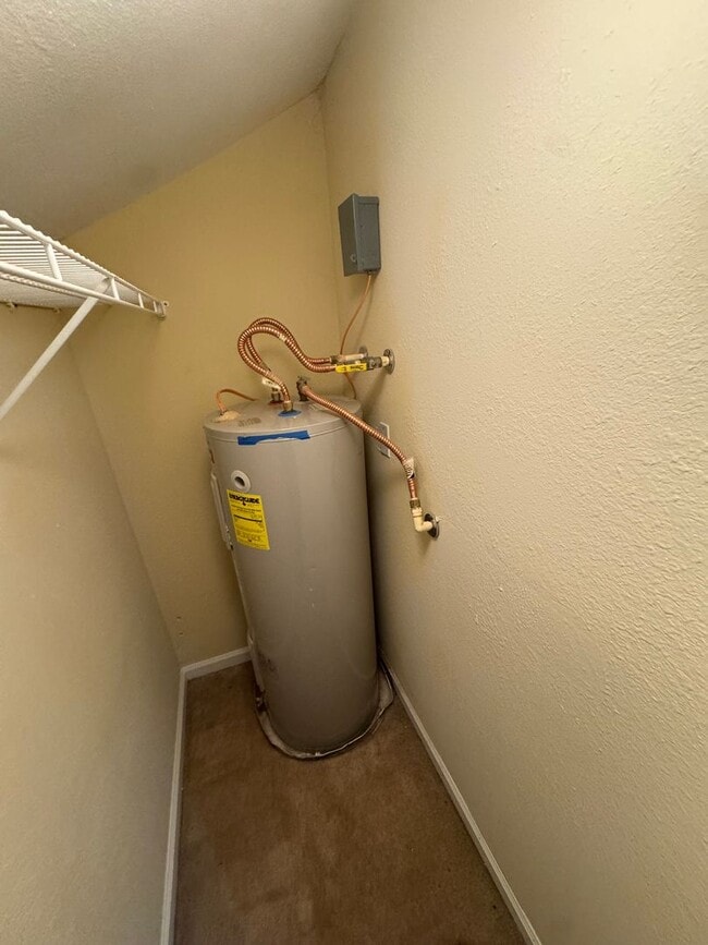 Building Photo - Spacious 3BR/3BA Home on Nena Hills – Private Driveway, Garage & Patio – $1,600/Month