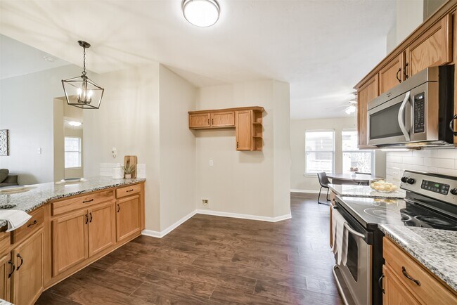 Building Photo - 22015 Falvel Dr