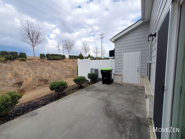 Building Photo - 132 Bromes Wy