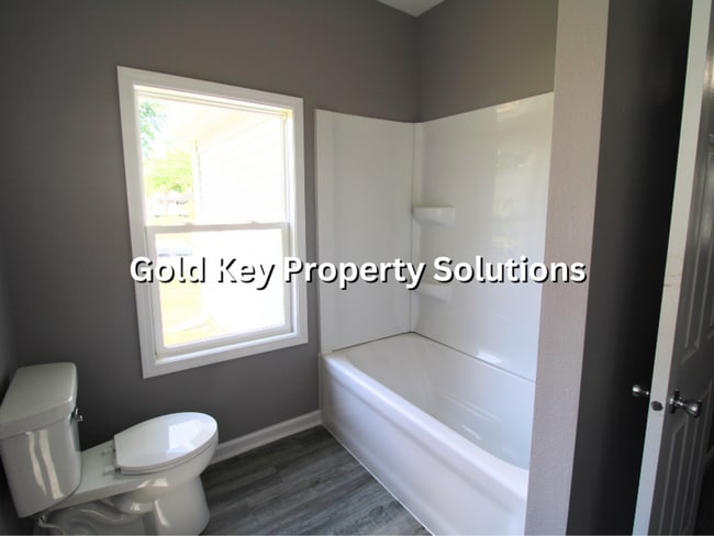 Building Photo - Fully Renovated 3 BR 2 BA House with Upgraded Appliances (NO SECTION 8)