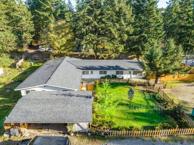 Building Photo - 6417 151st St NW