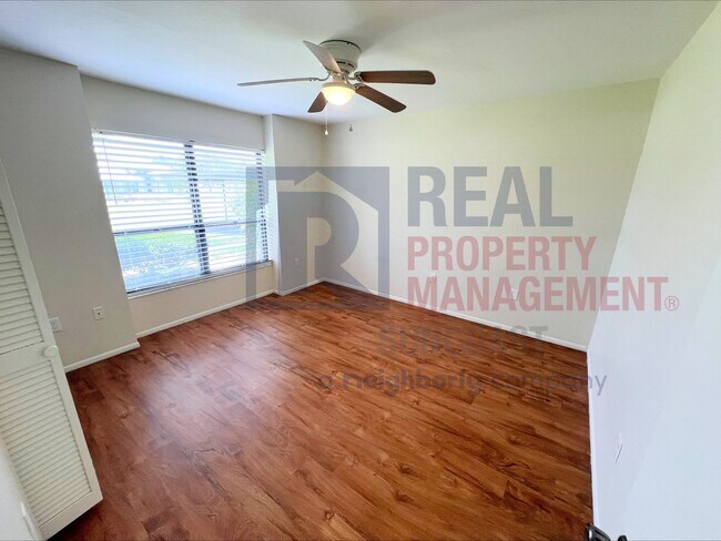 Building Photo - 936 N Beneva Rd