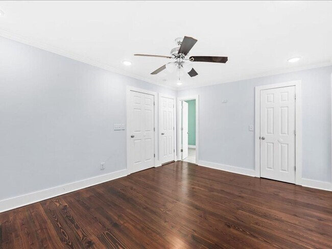 Building Photo - 2 Bedroom, 2 Bath Home with ADU Downtown Charleston!