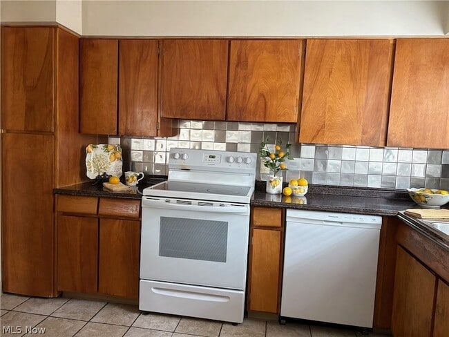 Building Photo - 1771 Tanglewood Dr