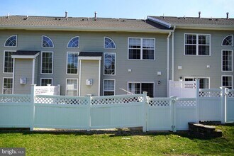 Building Photo - 102 Wellington Park Dr