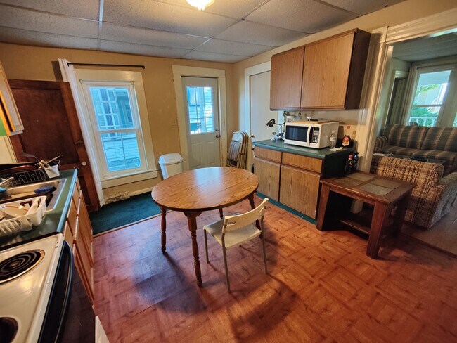 Kitchen Side Entrance - 1009 2nd Ave