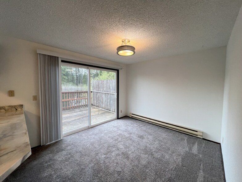 Building Photo - 5320 Alameda Ave SW