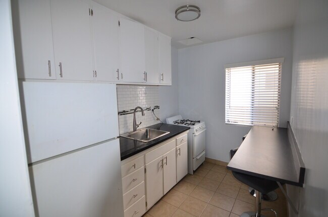 Building Photo - 6919 Sepulveda Apartment