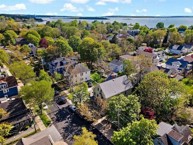 Building Photo - 183 Wood St